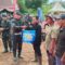 Wadankorps Brimob Polri Irjen Pol Reza Arief Dewanto menyalurkan bantuan alat dan mesin pertanian (alsintan) serta bibit jagung kepada para kelompok tani di Kampung Sirnarasa, Desa Cibodas, Kecamatan Palabuhanratu.
