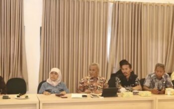 Suasana rapat pengembangan proyek pengolahan sampah menjadi energi terbarukan berbasis Refuse-Derived Fuel (RDF) di Cimenteng.