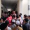 FOTO ; NANDI/RADARSUKABUMI Suasana saat massa menyambut para terdakwa dengan haru saat akan menjalani sidang.