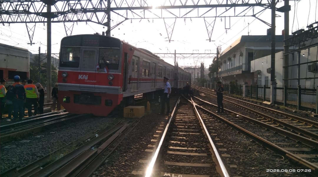 Pemerintah berencana memperluas jaringan kereta rel listrik (KRL) hingga ke Sukabumi dan Cikampek mulai tahun depan.