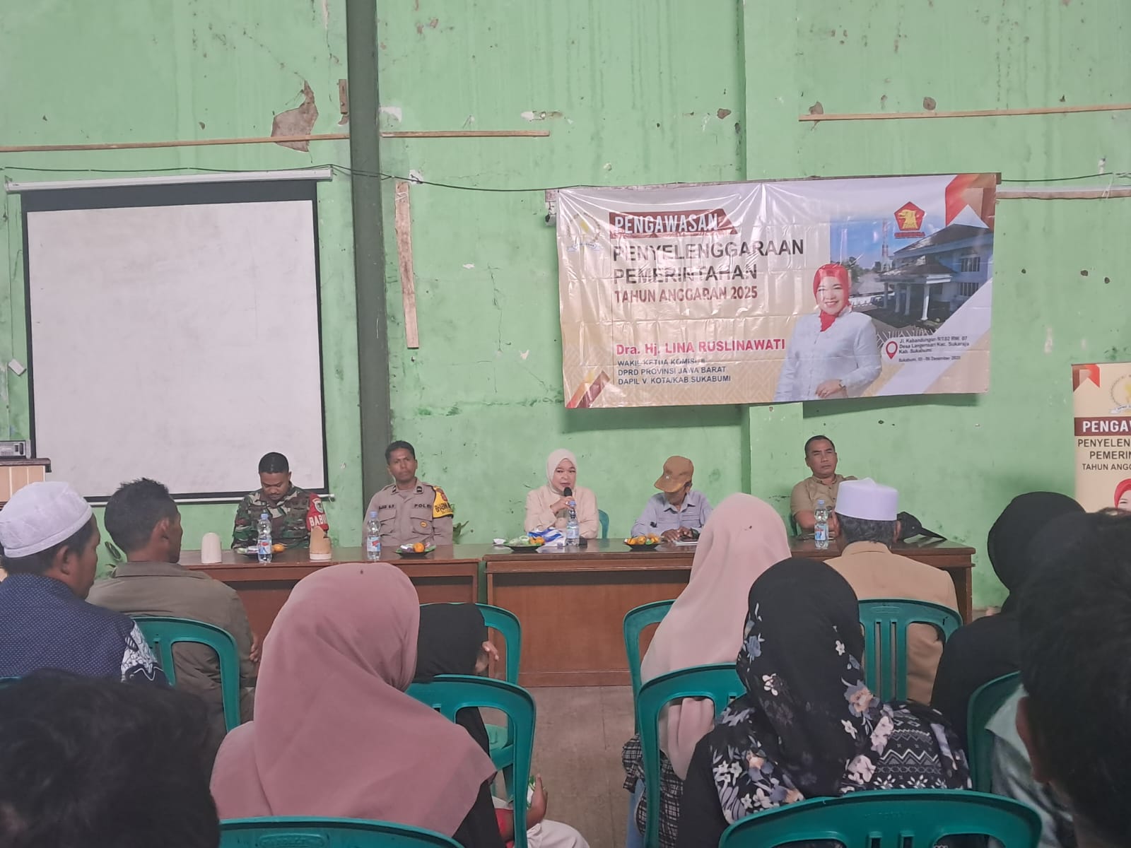 Anggota DPRD Provinsi Jawa Barat dari Fraksi Gerindra, Lina Ruslinawati, melakukan kegiatan pengawasan terhadap penyelenggaraan pemerintahan tahun anggaran 2025 di Desa Langensari, Kecamatan Sukaraja, Sabtu (6/12/2025).