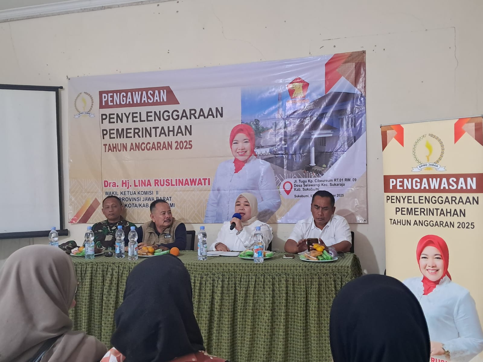 Anggota DPRD Provinsi Jawa Barat dari Fraksi Gerindra, Lina Ruslinawati, melaksanakan kegiatan pengawasan terhadap penyelenggaraan pemerintahan tahun anggaran 2025 di Desa Selawangi, Kecamatan Sukaraja, Kabupaten Sukabumi, pada Senin (8/12/2025).