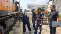 Saat Kereta Wisata Jaka Lelana Melintas Kota Sukabumi, Dishub Siap Benahi Perlintasan 