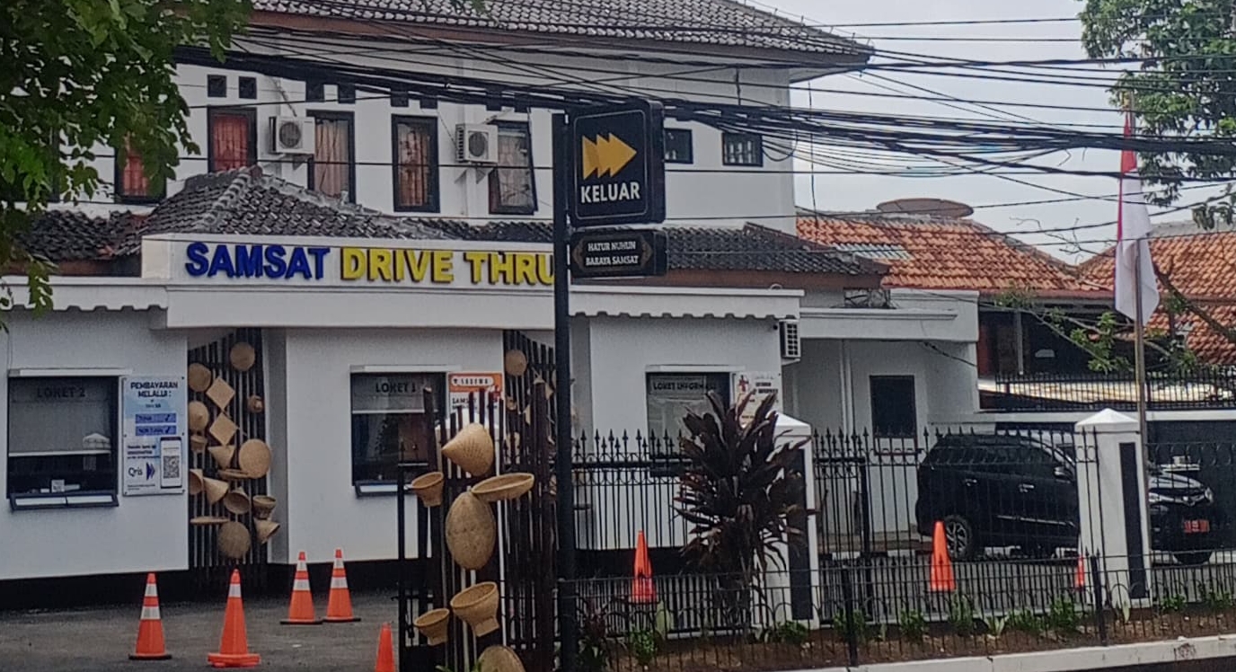 Kantor Samsat Drive Thru di Jalan RE Martadinata, Purwakarta. (foto: Ist/Kubil)