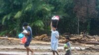 Kisah Puluhan Penyintas Bencana Bertahan di Malam Gelap Tanpa Pakaian Bersih