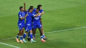 Prediksi Persib Vs PSM: Ambisi Puncaki Kasta Tertinggi!
