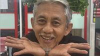 Aktor senior sekaligus penyanyi Epy Kusnandar dikabarkan telah meninggal dunia pada usia 61 tahun. (Instagram-@epy_kusnandar_official)