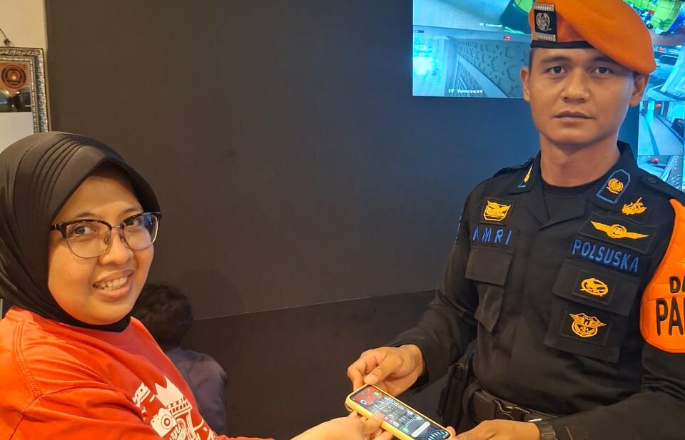 PT Kereta Api Indonesia (Persero) Daerah Operasi 1 Jakarta mencatat sebanyak 2.951 barang tertinggal di kereta api dan area stasiun sepanjang Januari hingga Oktober 2025.