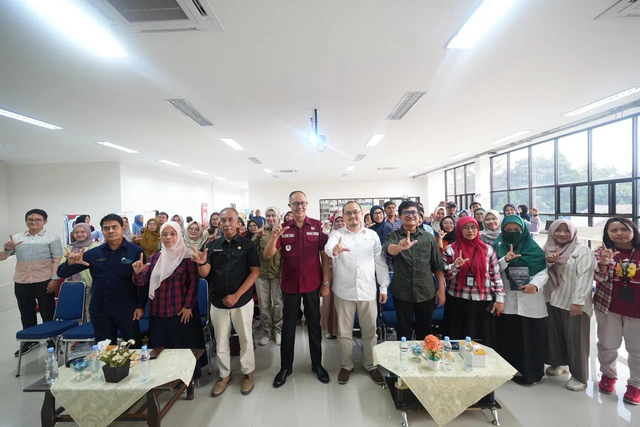 EKSPOSE: Wali Kota Sukabumi, Ayep Zaki saat menghadiri ekspose hasil pendataan perpustakaan yang digelar Dinas Perpustakaan dan Arsip Daerah (Dispusipda) Kota Sukabumi, Selasa (9/12).