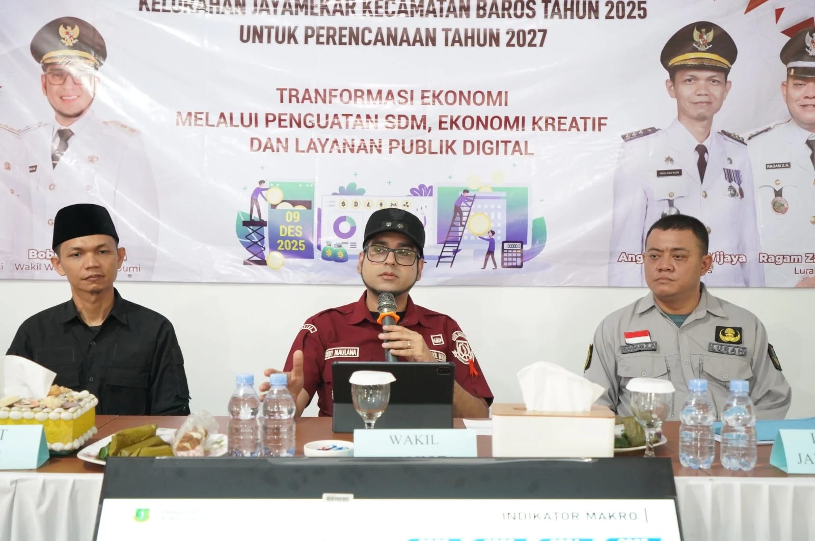 MUSRENBANG: Pemerintah Kelurahan Jayamekar, Kecamatan Baros, saat menggelar Musrenbang, Selasa (9/12).