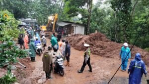 Lima Titik Longsor di Simpenan, Akses Bagbagan–Kiaradua Sempat Lumpuh