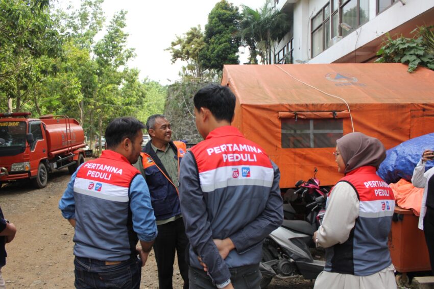 Pertamina Patra Niaga Regional JBB Salurkan Bantuan Logistik Untuk Kabupaten Bandung dan Bandung Barat