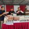 DIMUSNAHKAN : Petugas Kejari Kabupaten Sukabumi, saat hendak memusnahkan BB dari perkara tindak pidana inkracht.