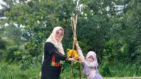 Kisah Dibalik ‎Perjalanan Betti Karliati Tanamkan Kesadaran Lingkungan