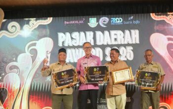 PENGHARGAAN:Pemkot Sukabumi saat menggelar Pajak Daerah Award 2025 di salah satu hotel Kota Sukabumi, belum lama ini.