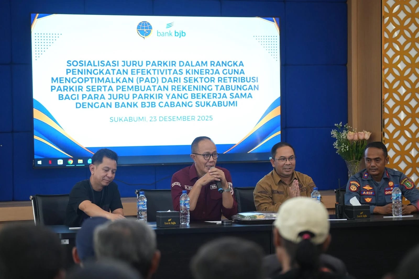 SOSIALISASI: Dinas Perhubungan Kota Sukabumi menggelar sosialisasi Juru Parkir di Aula Bank BJB Cabang Sukabumi, Selasa (23/12).