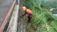 TPT Ambruk di Jalan Pasantren Ancam Akses Warga