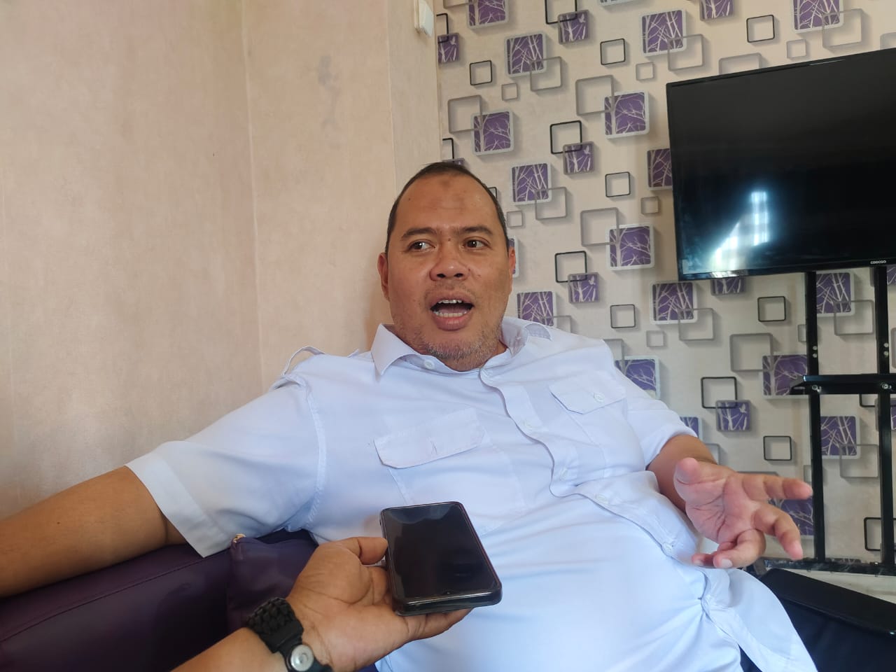 APEL: Kepala Disnaker Kota Sukabumi, Punjul Saepul Hayat saat memberikan arahan kepada petugas Dinasker Kota Sukabumi, belum lama ini.