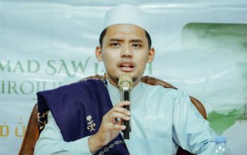 Ketua Tanfidziyah Majelis Wakil Cabang Nahdlatul Ulama (MWCNU) dan Pengasuh Pondok Pesantren Sirojul Athfal Ustadz Muhammad Azzam muttaqie, Lc