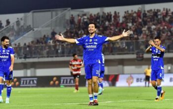 Thom Haye melakukan selebrasi usai mencetak gol pada laga Persib Bandung lawan Madura United di BRI Super League 2025/2026 (c) Dok. Persib Bandung
