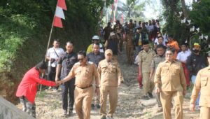 Bupati Asjap Resmikan IGD Puskesmas Kalibunder dan Jembatan Gantung Leuwi Reuming