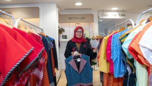 Melalui Tenun Modern dan Pameran BRI, Kriti by Lusy Jajaki Potensi Wastra Nusantara di Pasar Mancanegara 