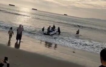 Seorang wisatawan asal Arab Saudi tewas setelah mengalami kecelakaan saat mengendarai jetski di Pantai Buffalo, Kelurahan/Kecamatan Palabuhanratu, Kabupaten Sukabumi, Senin (5/1) sore.