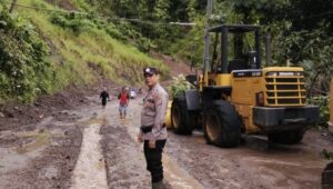 Setelah Dua Hari Lumpuh, Jalur Simpenan Kini Bisa Dilalui