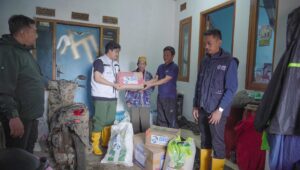 Tanggap Bencana Longsor Cisarua Kabupaten Bandung, BRI Peduli Salurkan Bantuan Bagi Warga Terdampak