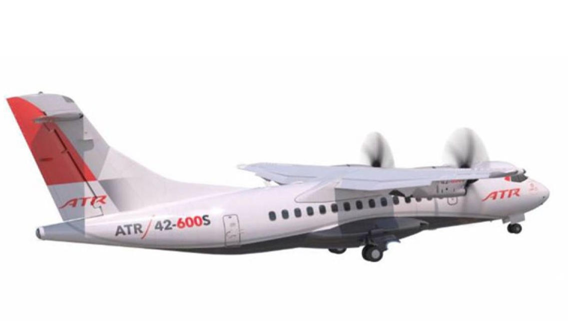 Pesawat ATR 42-600S yang bisa lepas landas dan mendarat di landasan pacu sepanjang hanya 800 meter.