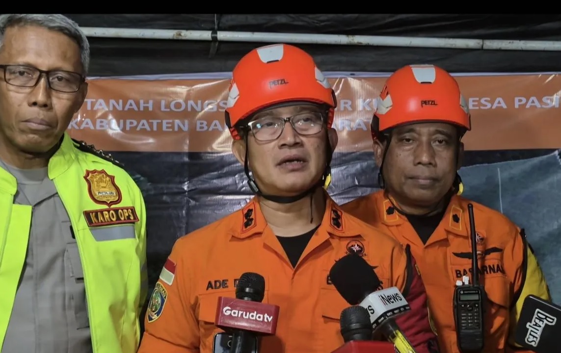Kepala Kantor SAR Bandung, Ade Dian, menyampaikan bahwa dalam operasi pencarian pada Senin (26/1/2026), tim menemukan 13 jenazah hingga pukul 18.30 WIB. Dari jumlah tersebut, sembilan jenazah berhasil dievakuasi pada hari yang sama.