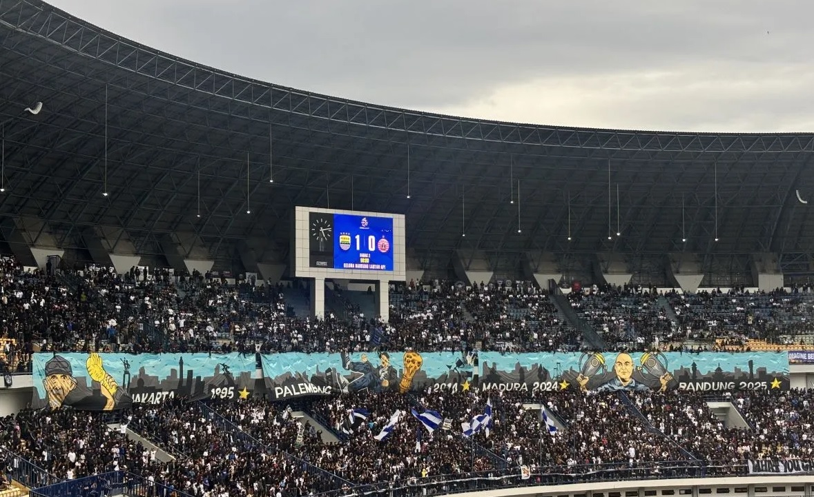 Situasi usai pertandingan Persib Bandung melawan Persija Jakarta di Stadion Gelora Bandung Lautan Api (GBLA), Bandung, Jawa Barat, Minggu (11/1/2025). (Rubby Jovan)