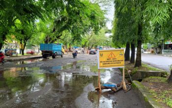 Kondisi jalan Ahmadyani Palabuhanratu Kabupaten Sukabumi usai ditinjau Jajaran Dinas PU Kabupaten Sukabumi beserta Sekda Ade Suryaman.