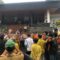 DI DEMO : BEM PTNU Sukabumi Raya, saat melakukan aksi unjuk rasa di UPTD Pengelolaan Jalan dan Jembatan Wilayah II Sukabumi pada Dinas BMPR Jabar, tepatnta di Jalan Raya Bhayangkara, Kota Sukabumi, pada Senin (12/1) sore.