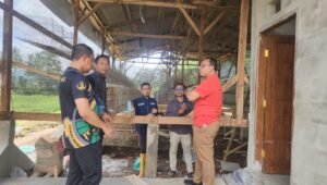 Disnak Sukabumi Dorong BUMDes Kembangkan Ayam Petelur