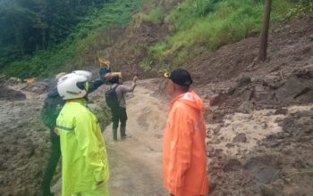 Suasana longsor susulan di Kampung Cimapag, Desa Loji, Kamis (15/1/2026).