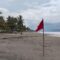 FOTO ; NANDI/ RADARSUKABUMI Tim sar gabungan saat melakukan upaya pencarian korban hilang tenggelam di pantai Sunset, Desa Karangpapak, Kecamatan Cisolok, Kabupaten Sukabumi.