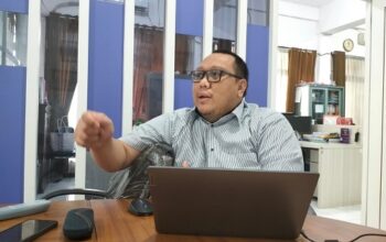 DIWAWANCARA: Kepala Bagian Hukum Setda Kota Sukabumi, Yudi Febriansyah saat diwawancara di ruang keejanya, belum lama ini.