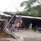 Hujan deras yang mengguyur wilayah Kecamatan Simpenan, Kabupaten Sukabumi, Kamis (22/1/2026), memicu peristiwa pohon tumbang yang berdampak serius terhadap fasilitas umum dan bangunan warga.