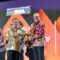 Wali Kota Sukabumi, Ayep Zaki, saat menerima salah satu penghargaan, belum lama ini. Sepanjang tahun 2025, Pemkot Sukabumi berhasil meraih 131 penghargaan dari berbagai tingkatan.