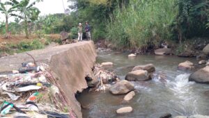 Ancaman Gagal Panen, Irigasi Cimuncang Rusak Diterjang Banjir