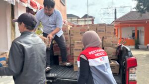 Pertamina Patra Niaga Regional JBB Gerak Cepat Salurkan Bantuan Logistik untuk Korban Banjir Karawang