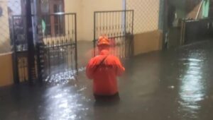 Banjir melanda sejumlah wilayah di Jakarta Barat