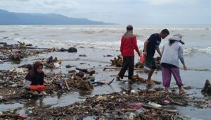 Citra Pariwisata Sukabumi Terancam, Sampah Kembali Cemari Pantai Talanca Loji