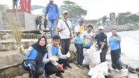 Gerakan Kolosal: Sukabumi Menyapu Pesisir, Menyongsong Ramadan Penuh Cahaya