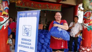 Tebar Kebahagiaan Imlek 2026, BRI Peduli Salurkan Ribuan Paket Sembako untuk Perkuat Ketahanan Pangan Masyarakat