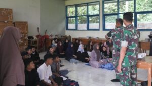Satgas TMMD Sampaikan Materi tentang Hidup Disiplin dan Bullying pada Pelajar SMKN 1 Rancabali