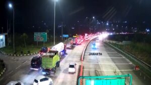 Exit Tol Bocimi Ruas Parungkuda Kembali Macet, Senin Malam
