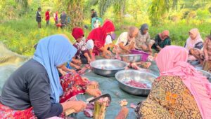 Gerakan Anak Negeri Hidupkan Tradisi Mak Megang di Pengungsian Aceh Utara