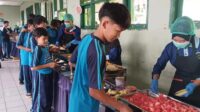 930 Siswa SMPN 4 Sukabumi Nikmati MBG Prasmanan